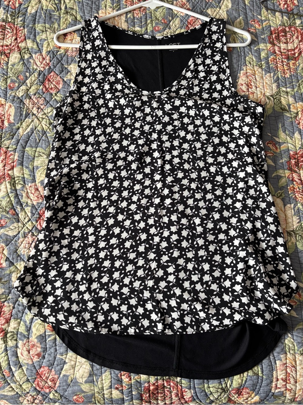 LOFT Black & White Floral-Style Sleeveless Tank